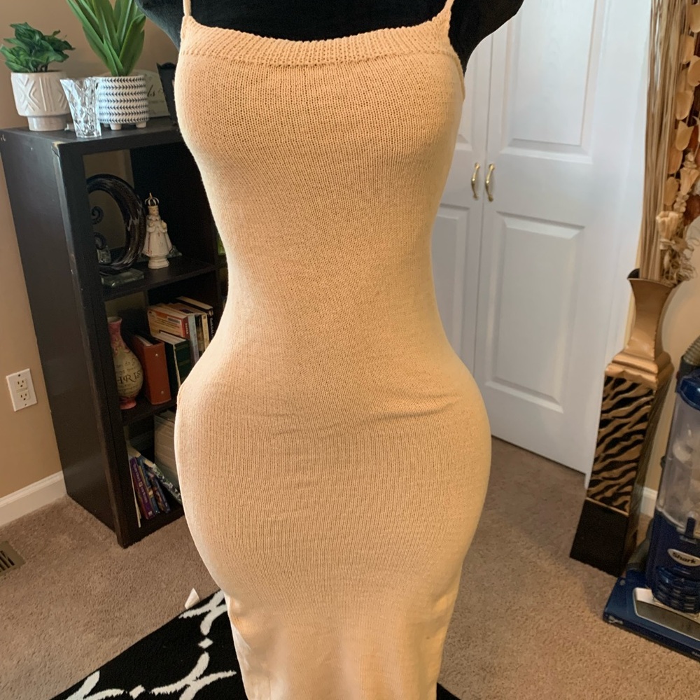 Elegant Beige Knit Dress